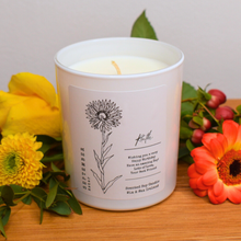 Load image into Gallery viewer, Personalised Birth Month Flower Candle