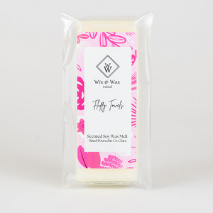 Fluffy Towels wax melt by Wix and Wax – hand-poured soy blend with a fresh, clean linen scent, beautifully packaged in eco-conscious materials