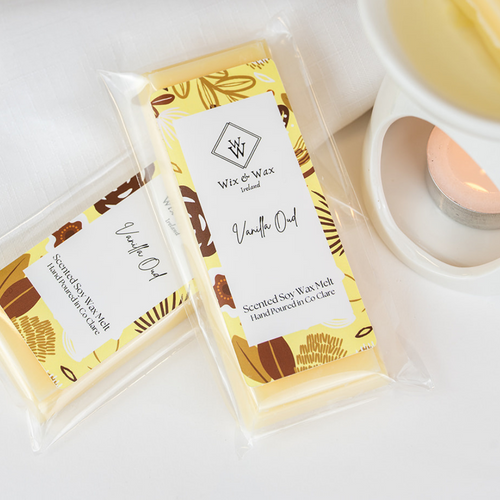 Vanilla Oud wax melt by Wix and Wax – hand-poured soy blend featuring a deep, warm vanilla and oud wood fragrance, presented in elegant, eco-friendly packaging.