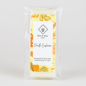 Vanilla Cashmere wax melt by Wix and Wax – hand-poured soy blend with a cozy, creamy vanilla and soft musk scent, elegantly packaged in eco-conscious materials.